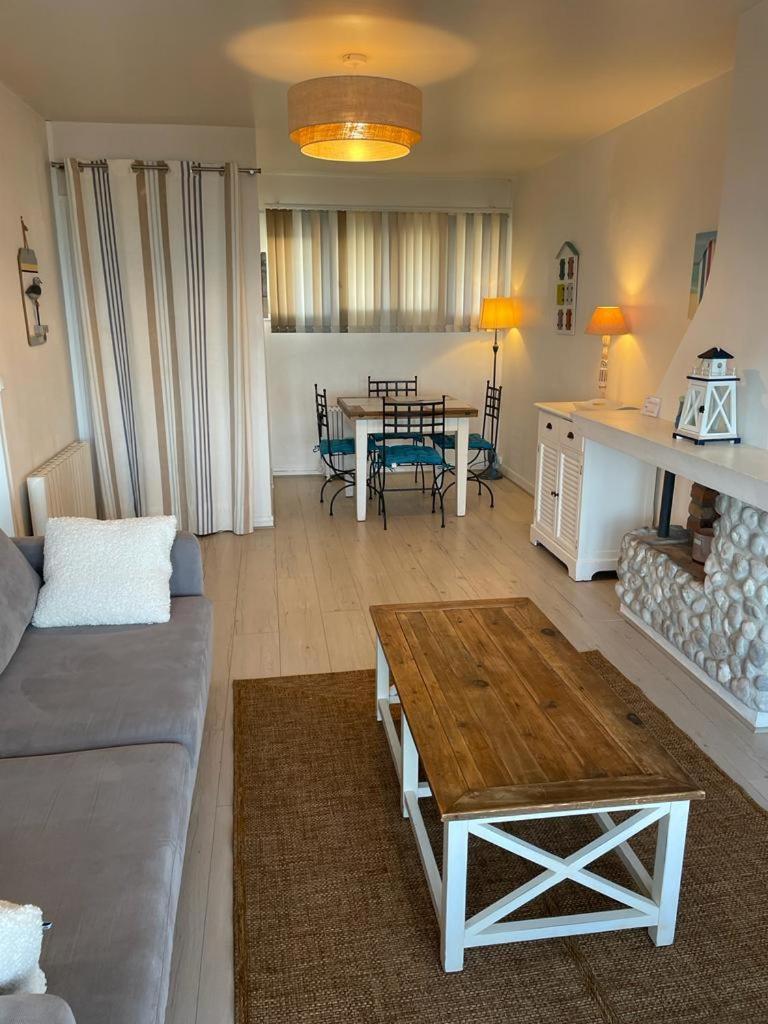Sea View 2 Room Apartment 50M2 Етрета Екстериор снимка